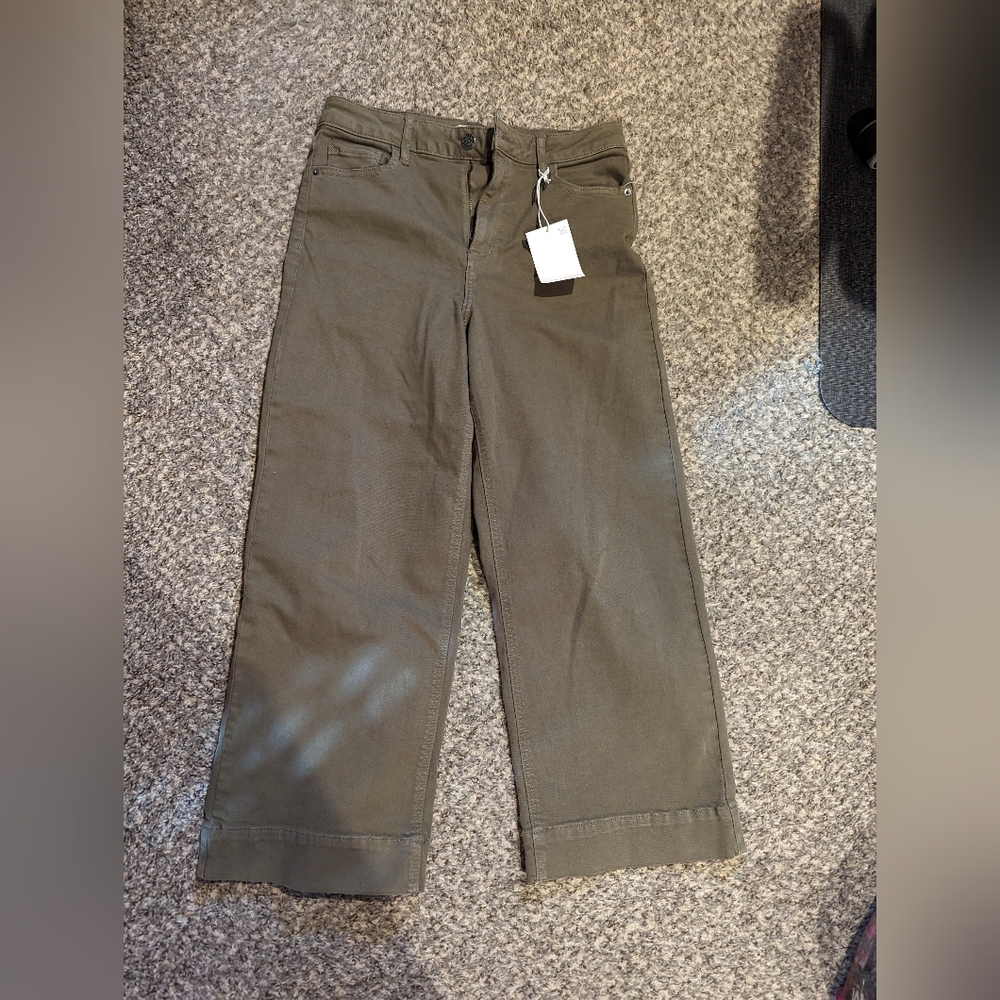 Carly jean Wide Leg olive jeans size 9
